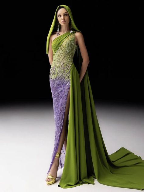 Green Gown Elegant, Gown Elegant, Elegant Outfit Classy, Green Gown, Elegant Dresses Classy, Carpet Looks, Glamour Dress, Fantasy Gowns, Creation Couture