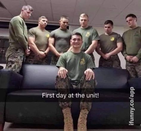 Military Memes, Army Humor, Funny Poses, Military Humor, Gay Memes, Kevin Hart, Very Funny Pictures, Really Funny Pictures, Funny Laugh