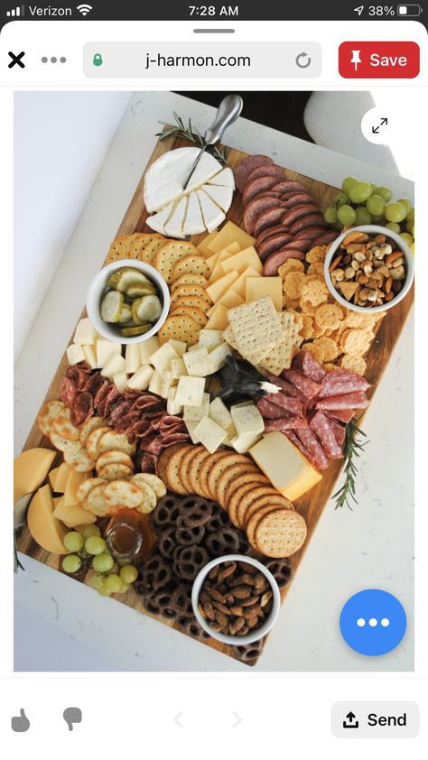 Platers Ideas, Cheese Platers, Thanksgiving Charcuterie, Charcuterie Inspiration, Charcuterie Platter, Party Food Platters, Charcuterie And Cheese Board, Charcuterie Recipes, Cheese Boards