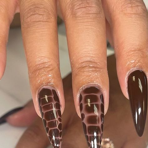 Brown Croc Print Nails, Brown Croc Nails, Croc Nail Design, Croc Nails, Fall Press On Nails, Blooming Gel, Glow Nails, Thanksgiving Nails, Unique Acrylic Nails