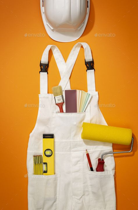 Painter Costume Diy, Painter Outfit Artists, Painters Outfit, Painter Costume, Artist Uniform, Painter Outfit, Painting Clothing, Uniform Work, Hoco Ideas