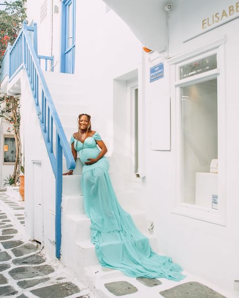 2/3 Maternity photoshoot perfection 😍😍😍 Janaé, you’re absolutely gorgeous mom-to-be ❤️ Thank you for choosing us to capture the most special time of your life 🙏 📸 Alessa, LocalGrapher in Mykonos #pregnant_world #momtobe #momblogger #momgoals #mumlife #mumblog #greecestagram #greece_travel #greecetrip Time Of Your Life, Mom Blogger, Greece Travel, Pregnancy Photoshoot, Mykonos