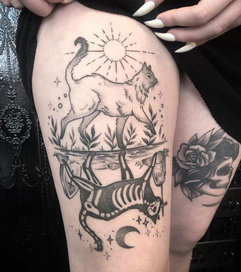 Kerrie Em Hibbert on Instagram: “This Feefal illustration is a firm favourite of mine! Thank you Holly for looking after it so beautifully. This is a healed photo and I…” Cat Knee Tattoo, Folk Tattoos, Cat Walking, Tattoo Reference, Quality Tattoo, Skeleton Tattoos, Tasteful Tattoos, Tattoo Machines, Tattoo Equipment