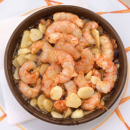 While on holiday in Menorca recently, this tapa was eaten on a daily basis. It's easy to make at home too! Minorcan Recipes, Garlic Prawns Recipe, Prawns Recipe, Chili Pepper Recipes, Wedges Recipe, Garlic Prawns, Dried Chillies, Seafood Recipe, Spanish Recipes