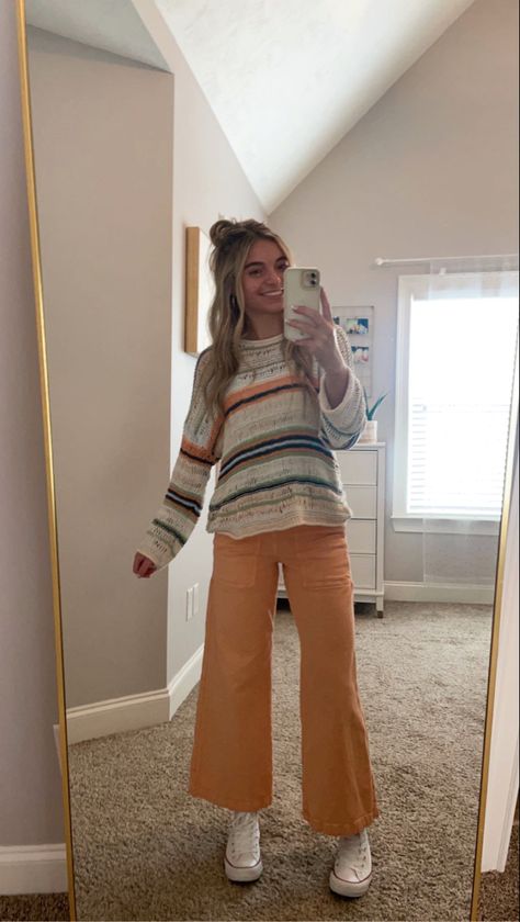 Cute Modest Fall Outfits For Women, Cutsie Girl Outfits, Green Teacher Outfit, Comfy Jeans Outfit Winter, Teen Girl Fall Fashion 2024, October Work Outfits, Simple Teaching Outfits, School Boho Outfits, Teacher Outfits Simple