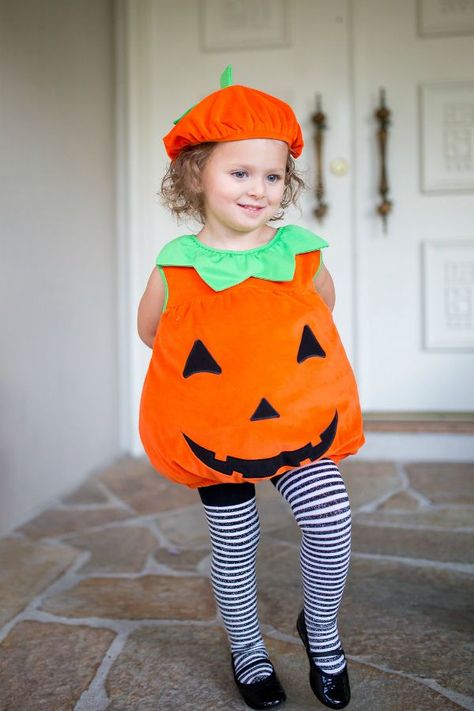 Outfit Ideas For Halloween, Toddler Pumpkin Costume, Motive Design, Halloween Costume Toddler Girl, Pumpkin Halloween Costume, Baby Kostüm, Pumpkin Outfit, Hallowen Costume, Pumpkin Costume