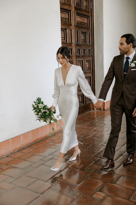 Courtyard Wedding Dress, Vintage Courthouse Wedding Dress, Satin Courthouse Wedding Dress, Elopement Looks Brides, Casual Wedding Dress Courthouse Fall, Santa Barbara Civil Wedding, Courtroom Wedding Dress, Eloping Outfits, Couples Shower Outfit Brides