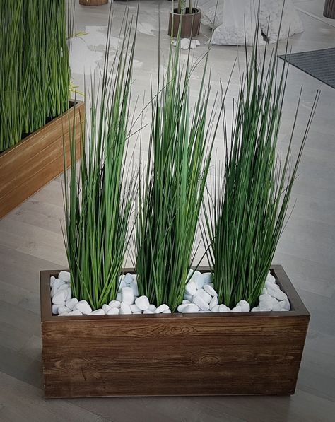 Balcony Fake Grass Ideas, Faux Grass Balcony, Artificial Grass On Balcony, Artificial Grass Balcony Design, Fake Grass Terrace, Artificial Grass Wall, Hanging Plants Outdoor, Artificial Plant Arrangements, Artificial Plants Decor