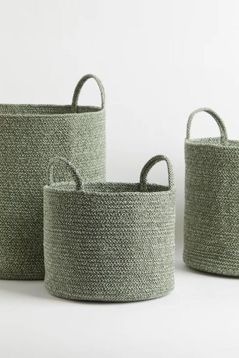 H&M Home's Spring Decor Has an Upscale Feel For an Inexpensive Price Storing Towels, Crochet Storage Baskets, Bottle Design Packaging, Cat Basket, Crochet Storage, Blanket Basket, Large Storage Baskets, Concept Shop, H&m Home