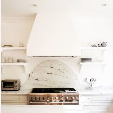 I'm now obsessed with plaster covered range hoods like this one I found from Scout for the Home. The clean airy look is perfect to come home too. Can't wait to get some of my upper cabinets off the wall and put up shelves! Dream Kitchen Design, Oven Hood, Neutral Kitchen, Dream Kitchens Design, Kitchen Range Hood, Farm Kitchen, Kitchen Hoods, White Marble Countertops, Kitchen Stove