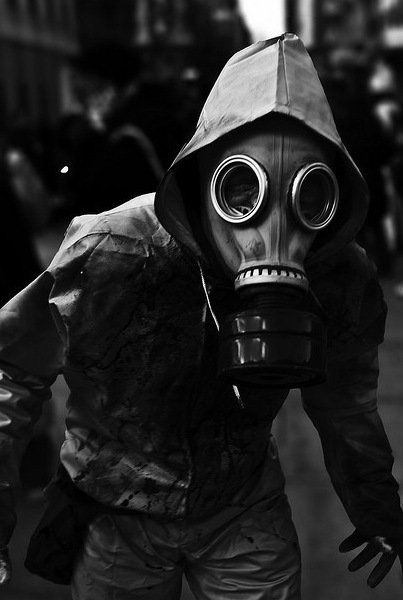 @archillect : https://t.co/iI0Vuqwgfj Gas Mask Art, Plague Mask, Post Apocalyptic Fashion, Arte 8 Bits, Apocalyptic Fashion, Post Apocalypse, Masks Art, Chernobyl, Foto Art