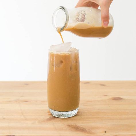 Iced Coffee Ideas, Vegan Iced Coffee, Vegan Drinks Recipes, Recipes For Summer, Coffee Ideas, Vegan Drinks, Ice Coffee Recipe, Ice Coffee, Vegan Smoothies