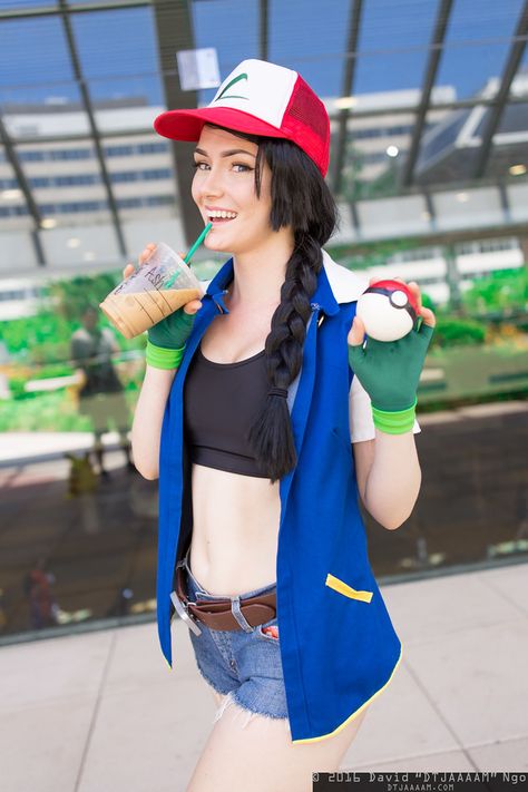 Ash Ketchum (Pokemon) | Otakon2016, Photo by DTJAAAAM Ash Ketchum Costume, Ash Ketchum Pokemon, Ash Ketchum Cosplay, Ash Costume, Pokemon Costumes, Pokemon Cosplay, Pokemon Party, Halloween Costumes Friends, Ash Ketchum