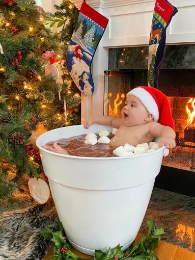 Hot Cocoa Photoshoot, Mug Photoshoot, Toddler Christmas Photoshoot, Hot Chocolate Pictures, Baby Christmas Photoshoot, Baby Christmas Photography, Coco Baby, Christmas Baby Pictures, Diy Hot Cocoa