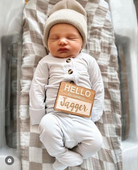 Hospital Birth Announcement Boy, Baby Hospital Photos, Newborn Hospital Pictures, Baby Hospital Pictures, Newborn Hospital Outfits, Hospital Photos Newborn, Baby Hospital Outfit, Baby Boy Newborn Pictures, Baby Boy Birth Announcement