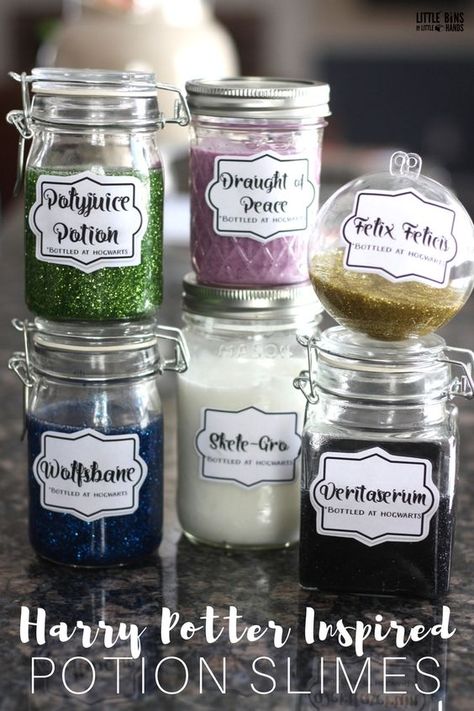 Harry Potter potion slime making activity for kids science and Harry Potter themed party activity. Harry Potter Motto Party, Harry Potter Weihnachten, Brick Backdrop, Diy Harry Potter Crafts, Harry Potter Activities, Chocolate Frogs, Holiday Hacks, Classe Harry Potter, Cumpleaños Harry Potter