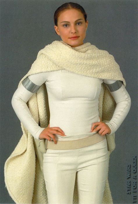 Star Wars...I could do this:) Clone Wars Outfits, Padme Amidala Clone Wars, Queen Amidala Costume, Padme Amidala Costume, Natalie Portman Star Wars, Padme Costume, Disfraz Star Wars, Star Wars Padme Amidala, Amidala Star Wars