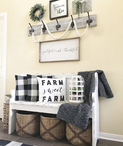 Baskets under bench for entry Wall Above Bench Decor, Under Bench Decor, Baskets Under Bench, Bench Decorating Ideas, Small Foyer Ideas, Usa Decor, White Kitchen Remodeling, Bench Decor, Woven Baskets