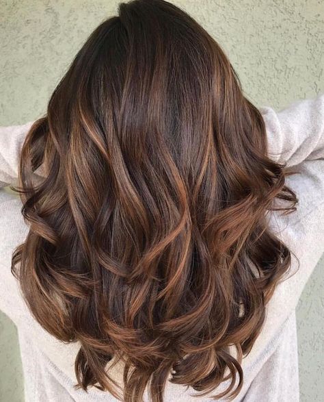 Shatush Hair, Lovely Hairstyles, Balayage Hair Caramel, Rambut Brunette, Fall Winter Hair Color, Chocolate Brown Hair Color, Hair Color Caramel, Chocolate Brown Hair, Fall Hair Color For Brunettes