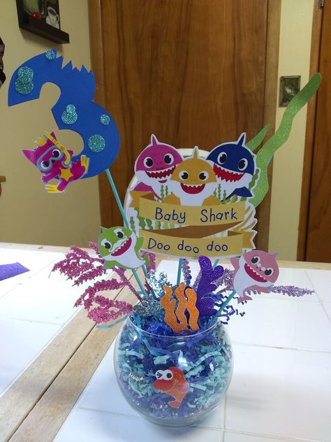 Baby Shark Birthday Centerpieces, Baby Shark Table Centerpiece, Baby Shark Diy Decorations, Baby Shark Table Decorations, Baby Shark Centerpiece Ideas, Baby Shark Centerpieces, Baby Shark Party, Shark Party Decorations, Shark Themed Party