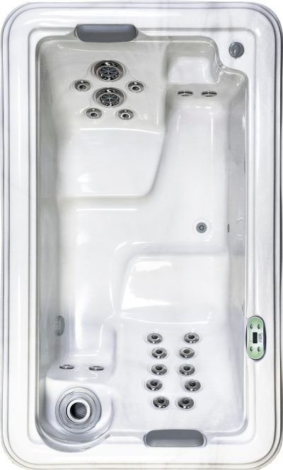 Jet Bathtub, Hydrotherapy Spa, Garden Bathtub, Small Hot Tub, Luxury Hot Tubs, Hot Tub Designs, Hot Tubs Saunas, Malibu Home, Hot Tub Garden