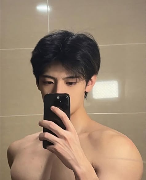 Pelo Ulzzang, Boyfriend Haircut, Asian Boy Haircuts, Filipino Guys, Boyfriend Pranks Pictures, Handsome Asian Men, Chinese Man