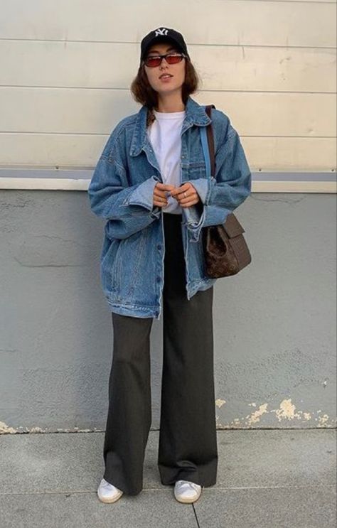 Denim Jacket Outfit Midsize, Blue Jean Jacket Outfits Spring, Oversize Denim Jacket Outfit, Dark Denim Jacket Outfit, Winter Outfits Midsize, Blue Jean Jacket Outfits, Oversized Denim Jacket Outfit, Fall Jackets Outfit, Shacket Outfit