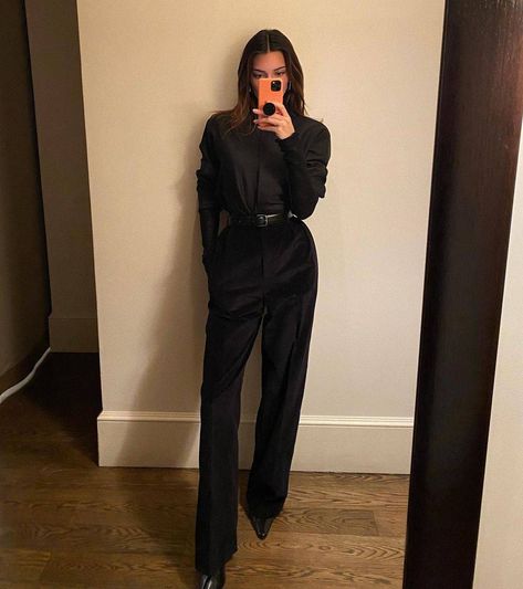 Black Work Outfit, Outfit Nero, Full Black Outfit, Stile Kendall Jenner, Chic Work Outfits Women, Elegant Work Outfits, Work Outfits Women Office, Casual Work Outfits Women, Work Outfits Women Summer