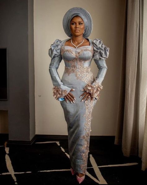 Exclusive And Stunning Aso-Oke Styles For Brides. Aso Oke Styles, Nigerian Traditional Wedding, African Bridal Dress, Nigerian Lace Styles Dress, African Wedding Attire, Formal Occasion Dress, Best African Dresses, Lace Gown Styles, African Wear Dresses