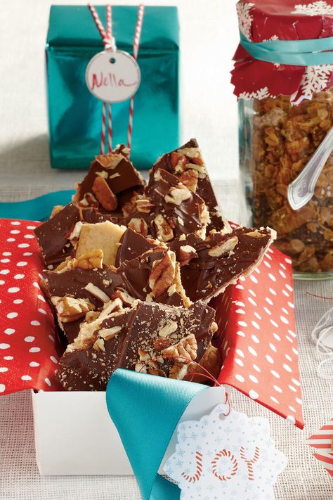 12 Christmas Barks and Brittles to Bake All Season Long | A simple shortbread base separates this festive toffee recipe from its counterparts. #southernlivinge #christmas #christmasideas Christmas Brittle, Toffee Recipe, Homemade Food Gifts, Shortbread Cookie Recipe, Christmas Food Gifts, Christmas Candy Recipes, Shortbread Recipes, Christmas Food Desserts, Homemade Candies