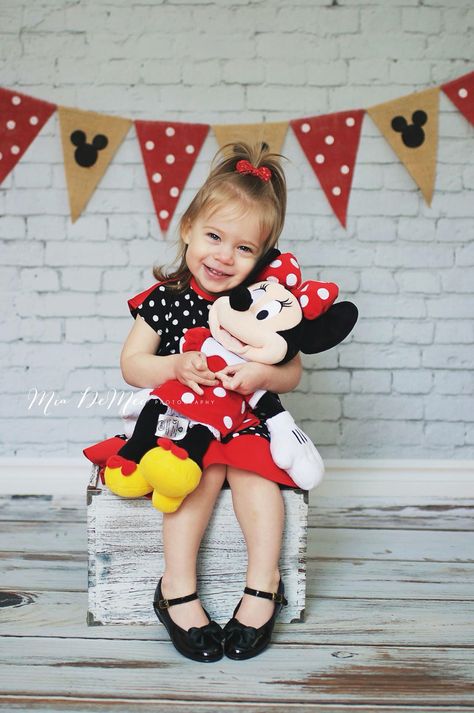 Minnie Mouse Disney birthday party theme polka dots for a two year old girl Minnie Mouse Photoshoot, Minnie Mouse Ideas, 2nd Birthday Pictures, Twodles Birthday, Minnie Mouse Birthday Decorations, Minnie Mouse Pictures, Mickey Birthday Party, Minnie Mouse Theme, Minnie Party