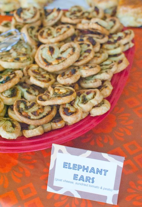 Safari Theme Party Food, Jungle Theme Food, Safari Party Food Ideas, Safari Party Food, Safari Birthday Party Food, Animal Party Food, Jungle Party Food, First Birthday Safari, Safari Party Foods