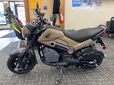 OldMotoDude: Honda Navi spotted at a dealership in Idaho Navi Honda, 2025 Predictions, Honda Navi, Biker Guys, Honda Dirt Bike, Moto Honda, Honda Grom, Motos Honda, Racing Circuit