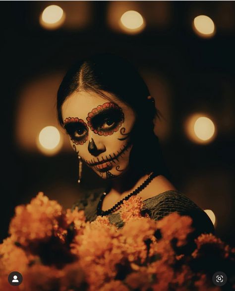 Day Of The Dead Photography, Dia De Los Muertos Photo Shoot Ideas, Day Of The Dead Photoshoot, Mexican Photography, Fairytale Photoshoot, Horror Photos, Mexican Culture Art, Halloween Beauty, Halloween Photography