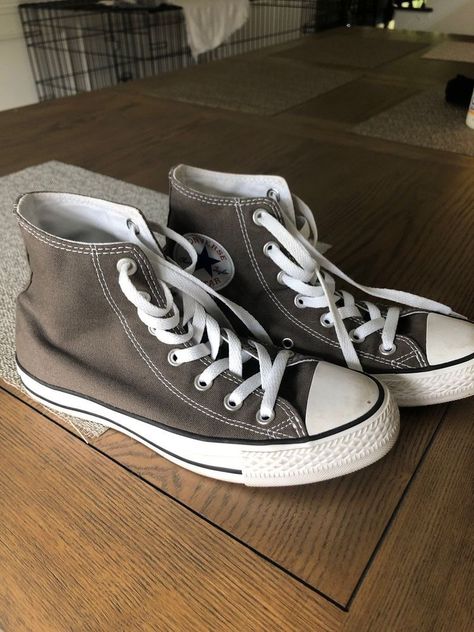 Grey Converse Aesthetic, Grey High Top Converse, Converse Aesthetic, Grey Converse, Dr Shoes, High Top Converse, Fresh Shoes, Hype Shoes, Shoe Inspo