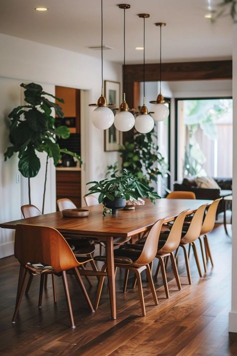 Parquet Floor Dining Room, Dark Trim Dining Room, Furniture For Dark Floors, Dining Room Wood Floor, Dining Room With Dark Wood Floors, Dark Wood Dining Room, Dining Room Mid Century, Dark Wood Flooring, Inviting Dining Room