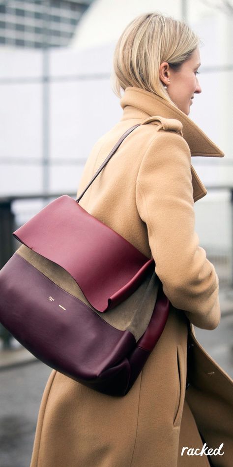 Céline Bag, love this color block Celine bag, eggplant color and wine color block Celine bag Top Street Style, Fall Bags, Fashion Week 2016, Nyfw Street Style, The Best Street Style, Style Fall, Autumn Street Style, Best Street Style, Upstate New York