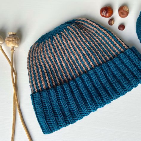 🍂 Last autumn, I released my Down the Line Beanie pattern and it quickly became one of my best-selling patterns ever. 🍂 It uses brioche crochet to create the beautiful stripy pattern and slightly ribbed texture, and it's super addictive to make! 🍂 I even have a free video tutorial over on my YouTube channel (link in bio) to help you with the brioche crochet part. 🍂 Have you made one yet? Brioche Crochet, What To Crochet, Beanie Crochet Pattern, Beanie Crochet, Easy Crochet Projects, Square Blanket, Hook Design, Modern Crochet, Beanie Pattern