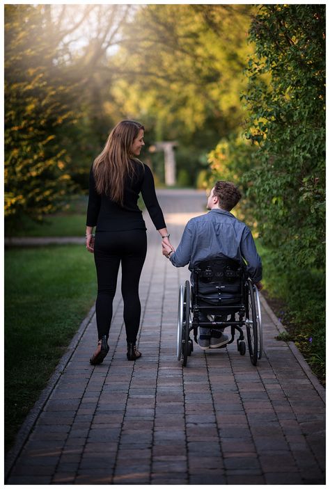 Wheelchair Photography Family, Wheelchair Couple Photography, Wheelchair Photoshoot, Wheelchair Poses, Country Couple Poses, Wheelchair Photography, Son Photo Ideas, Hill Photography, Cute Engagement Photos