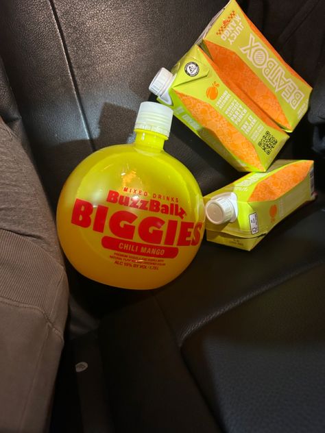 Buzzballs Drink, Buzz Balls Drink Aesthetic Night, Biggies Buzz Ball Drink, Buzz Balls Drink Aesthetic, Beatbox Drink, Buzzballz Fake Story, Buzz Balls Drink, Buzzballz Aesthetic, Shots Alcohol Recipes