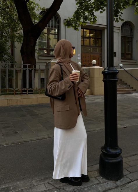 Modest Autumn Outfits, Spring Modest Outfits, Fall Hijab Outfits, Aesthetic Hijabi Outfits, Hijabi Casual Outfits, Fall Outfits Modest, Autumn Fall Outfits, Modest Fall Outfits, Modest Winter Outfits