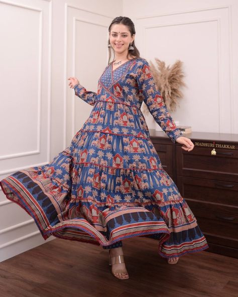 Fashion Indian Outfits, Heavy Suit, Khatli Work, Pure Cotton Suits, Outfits Indian, Anarkali Kurti, Fashion Indian, Kurtis With Pants, Matching Pants