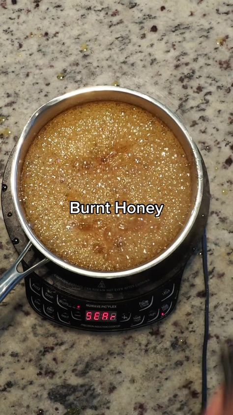 Burnt Honey, Honey Sauce, Cake Frosting, Gluten Free Baking, Baking Tips, Butter Cream, Frosting, Food And Drink, Gluten Free