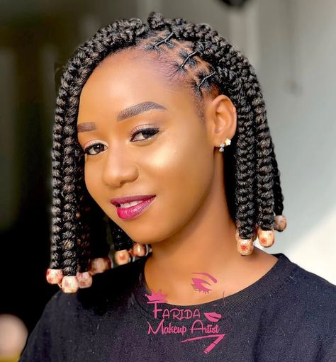 Here is one of the best and most gorgeous Brazillian wool hairstyles you can make for any hair type. Brazilian Wool Hairstyles, Brazilian Wool, Bob Braids Hairstyles, Medium Box Braids, Bob Braids, Single Braids, Short Braids, Braids With Beads, Natural Hair Styles Easy