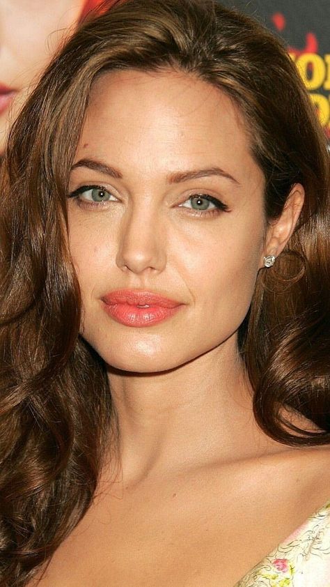 Angelina Jolie Nose, Angelina Jolie Face, Angelina Jolie Photoshoot, Angelina Jolie Makeup, Emma Frost Cosplay, Angelina Jolie Style, Angelina Jolie Photos, Makati, Hollywood Actor