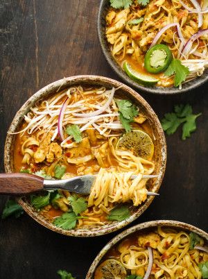 Ina Garten’s Pastitsio Chicken Khao Soi, Chicken Stews, Burmese Food, Asian Meals, Khao Soi, Asian Soup, Thai Dishes, Curry Paste, Thai Food