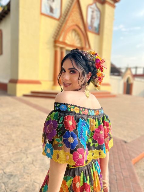 Outfit Mexicano, Mexican Hairstyles, Mexican Fashion, Mexican Party, Full Hair, Mexican Dresses, Hair Stylist Life, Ap Art, Quinceanera