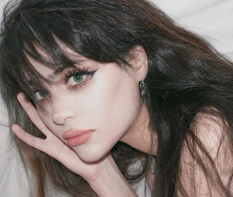 nika sadros on Instagram: “@iamwavvyboi hehe” Alternative Makeup, Ethereal Makeup, Aesthetic Eyes, Grunge Makeup, Lily Rose, Makati, 가을 패션, Glam Makeup, Girls Makeup