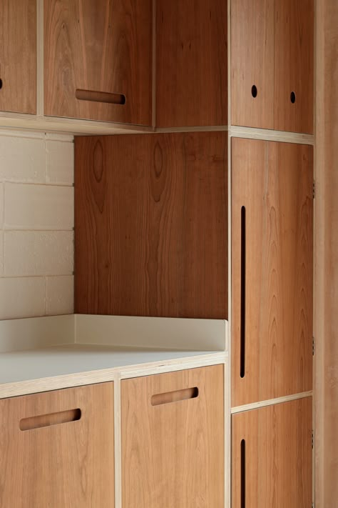 Wood Kitchen Minimalist, Teak Bathroom Vanity, Plywood Storage, Plywood Kitchen, Plywood Interior, Joinery Details, Plywood Cabinets, Mid Century Kitchen, Kitchen Extension