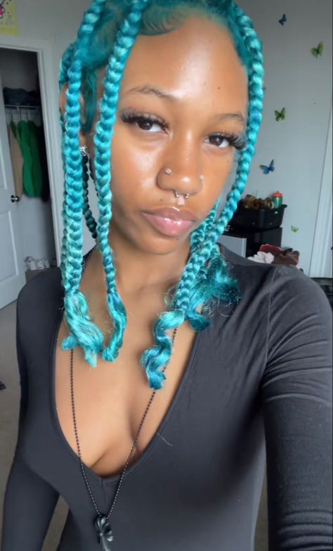 Baby Blue Hair Black Women, Teal Braids Black Women, Teal Hair Black Women, Blonde And Teal Hair, Vampire Yandere, Teal Braids, Blue Natural Hair, Blue Hairstyles, Natural Braided Hairstyles